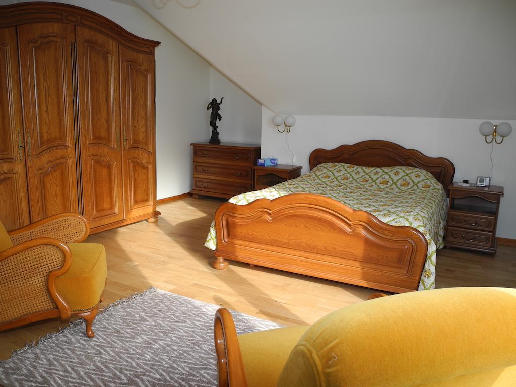 Au Pied Du Chateau Lichtenberg Oda fotoğraf