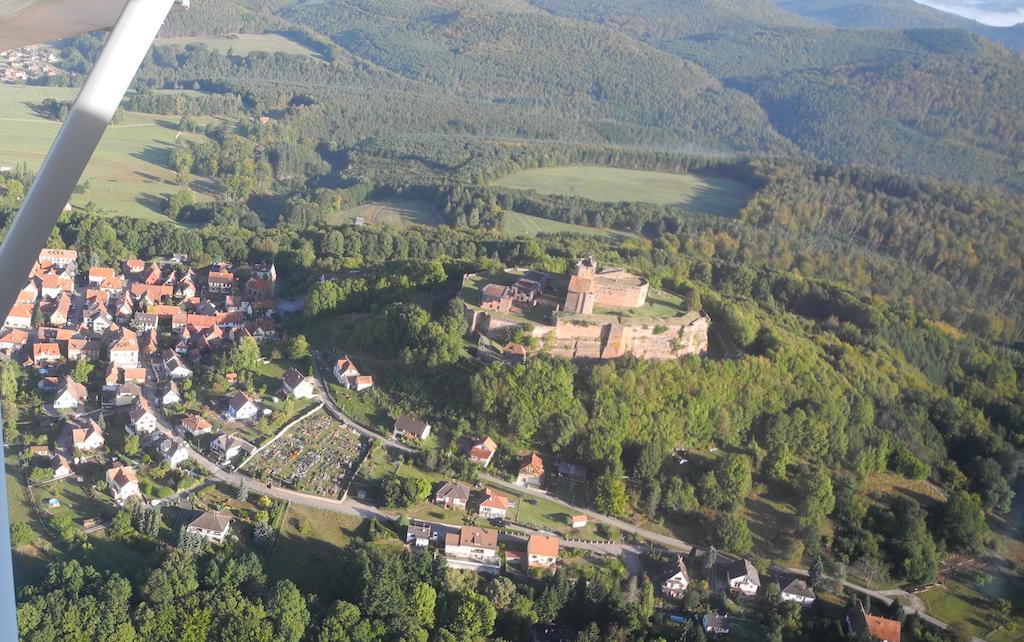 Au Pied Du Chateau Lichtenberg Oda fotoğraf