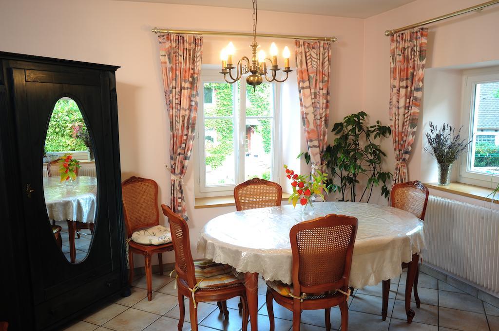 Au Pied Du Chateau Lichtenberg Oda fotoğraf
